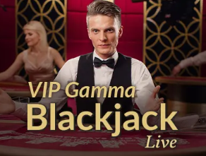 笑出表情包！姆巴佩赛前训练穿裆马斯坦托诺，大笑与维尼修斯握手